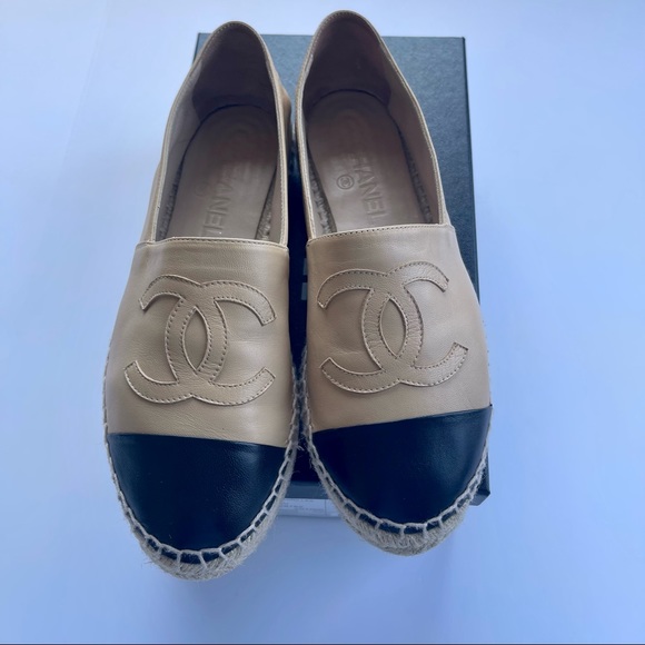 CHANEL beige espadrilles - Picture 3 of 8